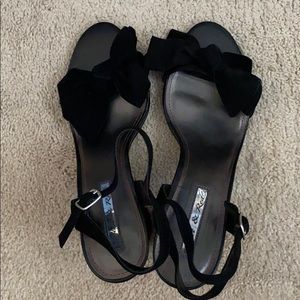 Black Pumps with Bow